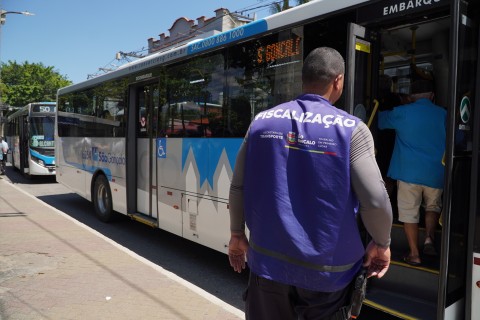 Secretaria de Transportes realiza vistoria em ônibus